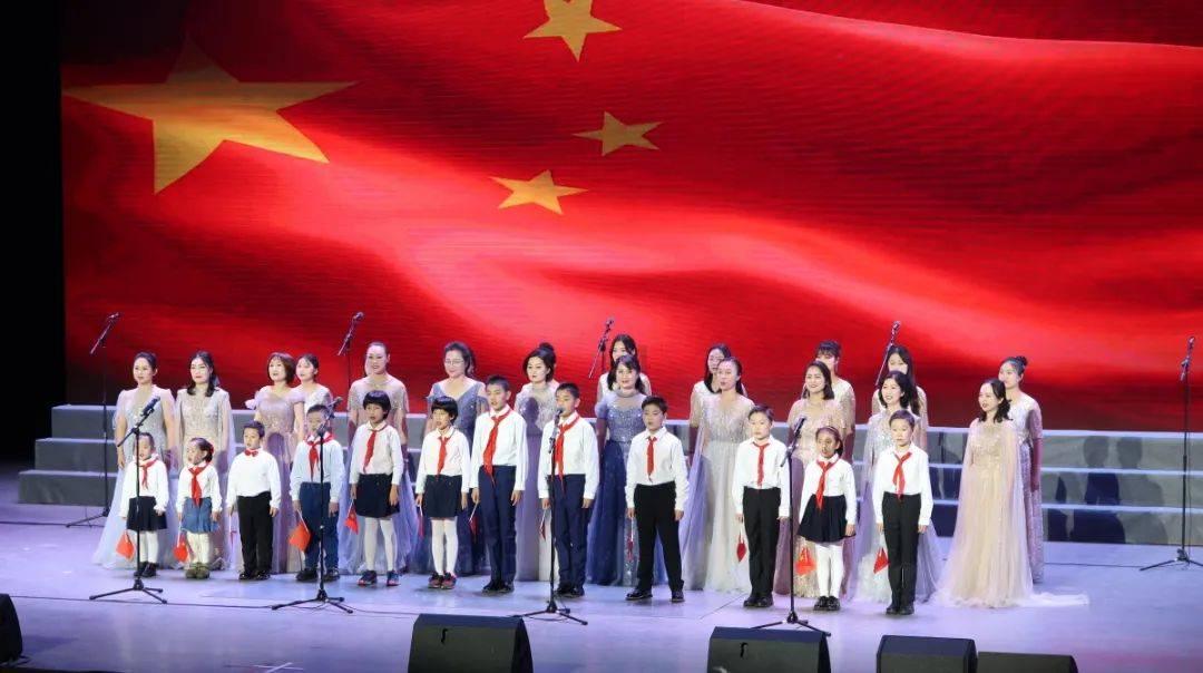 江苏太仓:“银发学堂”火热开讲 助力老人安全“入网”