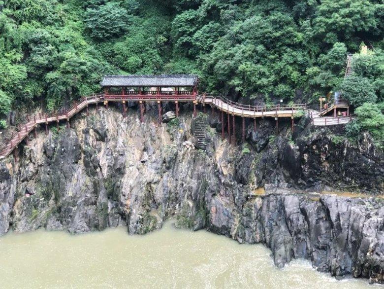 中国健康科技集团(01069):陈毅获委任为授权代表