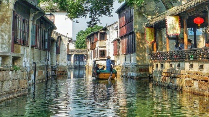 在职场中,最忌讳跟上司成为什么关系?- 冷知识分享平台