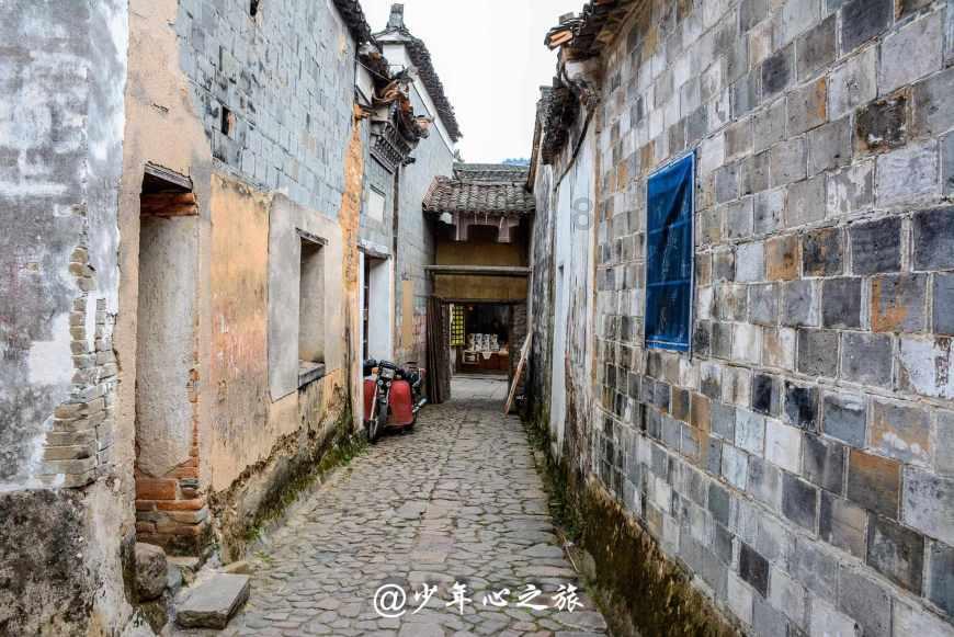 战国古墓在工地被挖出，墓主人头骨消失不见，其中陪葬却十分精美